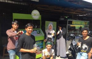 Menikmati Segarnya Es Kelapa Khas Thailand di Kota Bogor