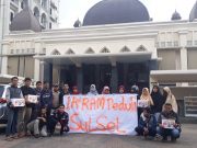 Bantu Korban Banjir Gowa, Pengurus IKRAM Galang Dana di Jalanan
