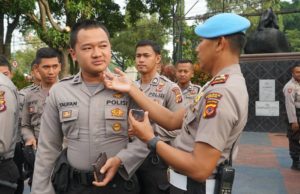 Tingkatkan ‘Performance’, Kasi Propam Polres Bogor Periksa Sikap Tampang Personil Polri