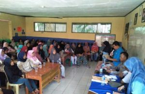 Kapolsek Rancabungur Lakukan Sosialisasi Program PKH dan BPNT kepada Masyarakat