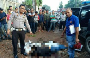 Geger, Seorang Pria Ditemukan Tewas Berlumuran Darah di Pinggir Jalan Raya Narogong
