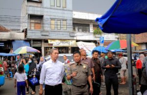 PKL di Dewi Sartika Luluh saat Didatangi Dedie Rachim