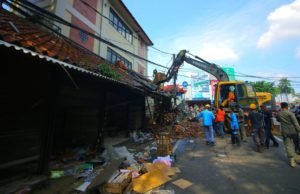 Pedagang Souvenir Otista Direlokasi ke Eks Ramayana