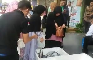 Di Pasar Sukasari Bogor Ada Ikan Murah, Warga Bisa Cari Sesuka Hati