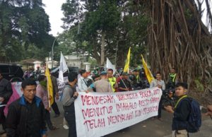Gelar Unjuk Rasa, SEMMI Tuntut Imahalo Resto Ditutup