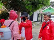 PSI Kota Bogor Sterilisasi Fasilitas Umum dan Berbagi Kangkung PSI, Kota Bogor