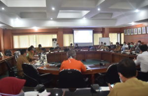 Pemkab Bogor Pesan 1,5 Juta Masker dan APD Bagi Tenaga Medis