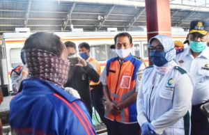 Tinjau Aktivitas Stasiun Bojong Gede, Bupati Bogor Sebut Penumpang Sulit Diatur