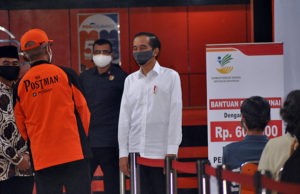 Presiden: Sederhanakan Prosedur, Segera Salurkan Bansos Tunai dan BLT Desa