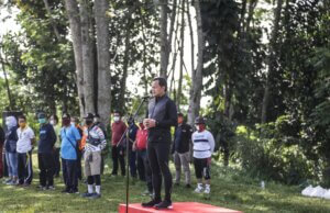 Sumpah Pemuda, Bima Arya KNPI Gowes Bareng Bagikan Sembako