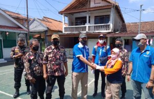 Putus Penyebaran Covid-19, KNPI Bersama GM FKPPI Bagikan Masker untuk Masyarakat