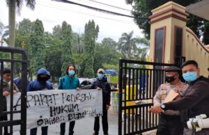 Gelar Aksi Unjuk Rasa, Mahasiswa : Aparat Penegak Hukum Jangan Bungkam dan Tutup Mata