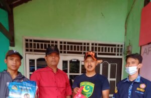 Guru Pengajian Jadi Prioritas Pembagian Sembako Oleh Karang Taruna