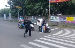 Paguyuban BATACIGOR Giat Program Jum’at Berkah, Bagikan Makanan Gratis Bagi yang Membutuhkan