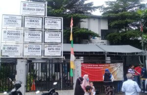 Kelurahan Sempur Salurkan Bansos Tunai Bersumber dari APBD bagi KPM terdampak Covid-19