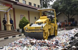 Polres Bogor Musnahkan Puluhan Ribu Minuman Beralkohol Hasil Cipta Kondisi