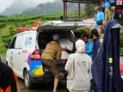 YBM PLN Turunkan Bantuan Untuk Korban Banjir Bandang Gunung Mas Puncak