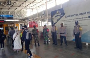 Polsek Sukaraja Laksanakan Ops PPKM di Stasiun Cilebut