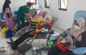 Kolaborasi Kelurahan Sempur dengan Rumah Sakit Kanker Dharmais Menggelar Donor Darah Bagi Warga