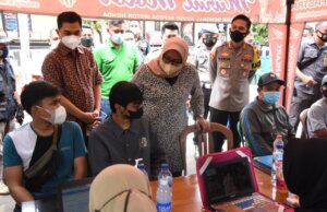 Bupati Bogor Bersama Kapolres Tinjau Langsung Pelaksanaan Vaksinasi Covid19 di Polsek Cileungsi