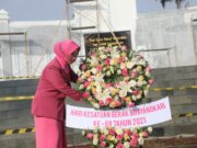 Peringati HKGB ke-69, Bhayangkari Cabang Bogor Kota melaksanakan Ziarah dan Tabur Bunga di TMP Dreded Kota Bogor
