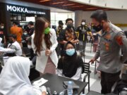 Gerai Vaksinasi Polres Bogor Bersama Indonesia Pasti Bisa Di Metropolitan Mall Cileungsi di Serbu Warga