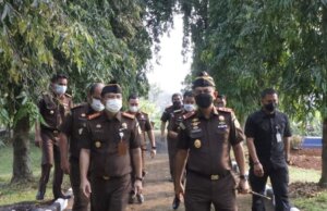 Tinjau Pemakaman Adhyaksa Pondok Rajeg, Kajati Jabar lakukan Kunjungan Kerja ke Kejari Cibinong