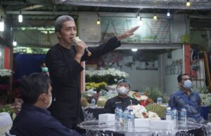 Dialog dengan Pedagang Bunga Potong, Dedie Sampaikan Rencana Penataan Baranangsiang
