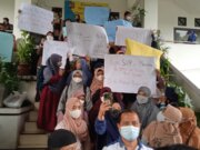 Kantor Disdik Kota Bogor Digerudug Wali Murid At-Taufiq