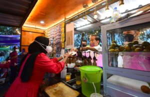 Presiden Jokowi Serahkan Bantuan Modal Bagi Pedagang di Pasar Bintan Center