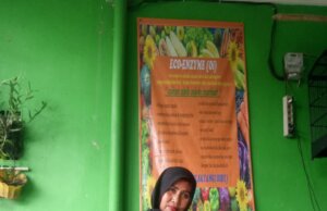 Bunda Oi, Sosok Wanita Pekerja Keras Yang Mengubah Kulit Buah Jadi Cairan Ajaib