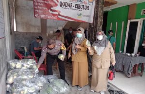 Ratusan KPM di Kelurahan Cibuluh Terima Penyaluran Paket Non Tunai KKS BPNT Program PPKM Darurat di Agen BNI 46 Qodar