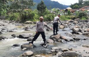 Aliran Sungai di Wilayah Nanggung di Duga Tercemar, Polsek Nanggung Lakukan Penyelidikan