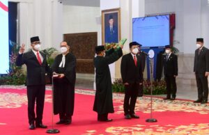 Presiden Joko Widodo Lantik Gubernur Lemhannas dan Kepala Badan Pangan Nasional