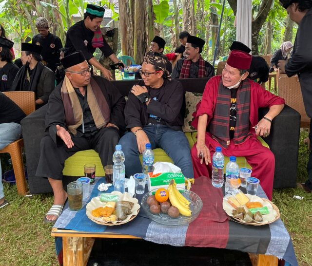 WhatsApp Image 2022-02-22 at 12.32.07 PM (1) Anggota DPRD Provinsi Jawa Barat, Rizki Apriwijaya menghadiri acara Latihan Bersama Langkah Seni Silat Tradisi. (Foto: Istimewa)
