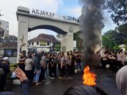 Usut Tuntas Mafia Tanah, Ratusan Pendemo Geruduk Gedung Kejari Kota Bogor. Mahasiswa : Ada Apa Kajari Enggan Temui Kami?