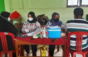 Polresta Bogor Kota Gencarkan Vaksinasi Lanjutan di Wilayah RW 002 Kelurahan Cibuluh