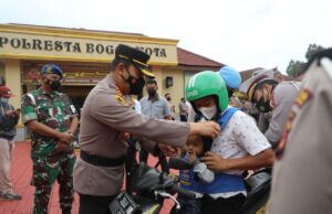 Tekan Angka Kecelakaan dan Pelanggaran, Polresta Bogor Kota Bagikan Sefty Belt