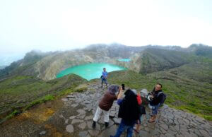 Tim JKW PWI Nikmati Indahnya Panorama Danau Kelimutu