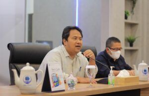 Soal Tuduhan Ijazah Palsu, Dirut dan Kuasa Hukum Perumda Tirta Pakuan Angkat Bicara Dirut dan Kuasa Hukum Perumda Tirta Pakuan Angkat Bicara terkait tudingan ijazah palsu dalam konprensi pers di ruang Command Center, Selasa (15/3/2022)