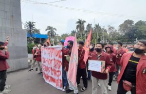 Satroni Gedung Tegar Beriman, Ini Tuntutan Puluhan Mahasiswa IMM Bogor