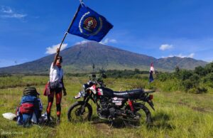 Salah Satu Anggota Tim JKW-PWI Mulai Pendakian ke Gunung Rinjani