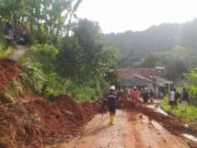 Jajaran Polsek Nanggung Evakuasi Bencana Longsor, Kapolsek : Tidak Ada Korban Jiwa