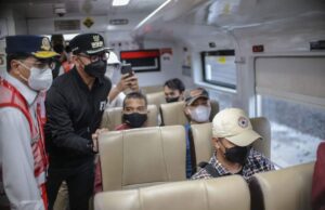 Menhub dan Bima Arya Uji Coba Kereta Api Lintas Bogor-Sukabumi, Mulai Beroperasi Pekan Depan