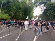 Aksi Unjuk Rasa Ribuan Mahasiswa Se-Bogor Raya Gerudug Istana Bogor, Ini Tuntutannya