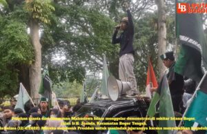 HMI Demo Istana Bogor, Minta Presiden Tindak Sejumlah Menterinya