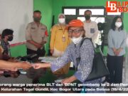 Dibagi 2 Gelombang, Warga Tegal Gundil Antusias Ikuti Vaksinasi Sekaligus Ambil BLT dan BPNT dari Pemerintah
