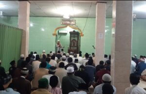 Malam Pertama Ramadhan 1443 H, Ratusan Jamaah Masjid Al-Istiqomah Gelar Sholat Tarawih Berjamaah
