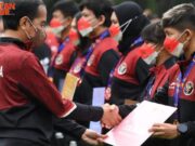 Presiden Jokowi Serahkan Bonus Bagi Atlet Peraih Medali SEA Games Ke-31 Vietnam