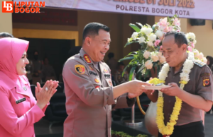Peringati Hut Bhayangkara Ke 76, Polresta Bogor Kota Berikan Penghargaan serta Kenaikan Pangkat Bagi 56 Anggotanya